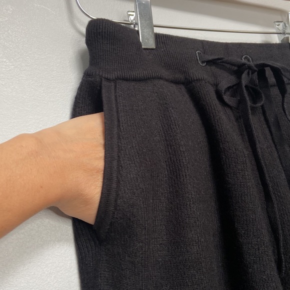 Luxe by Priv Black Knit Drawstring Joggers Size S - Picture 6 of 9
